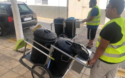 Adquisición de carros de limpieza.